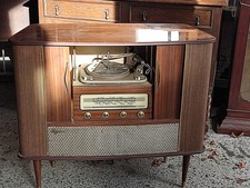 Retro Ferguson Radio