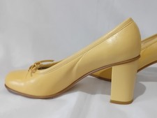 Yellow Vintage 1960s 1970s MOD Shoes Size 5 Block Heel Leather. Made In Italy.