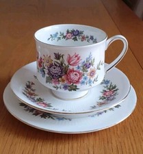VINTAGE PARAGON LAVINIA Tea