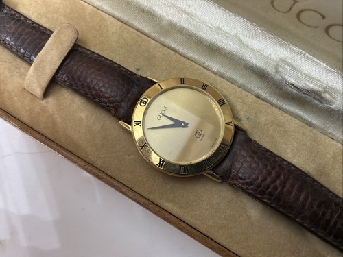 Vintage gucci quartz unisex - gucci,