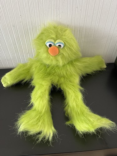 Silly puppets green fluffy - silly,