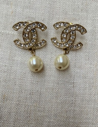 Authentic chanel crystal - chanel, cc