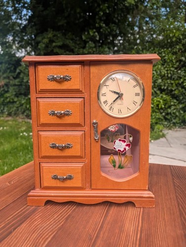 Vintage wooden jewellery box - wooden,