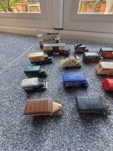 Job lot vintage die - 18,