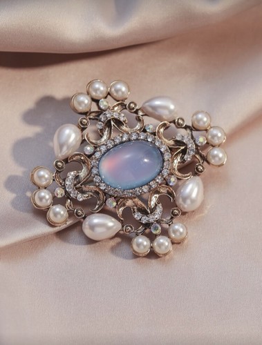 Vintage rhinestone brooch - rhinestone,