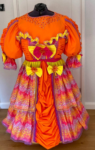 Pantomime dame costume chest - dame,