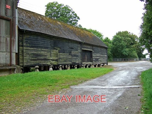 Photo boscombe staddle stones - ,