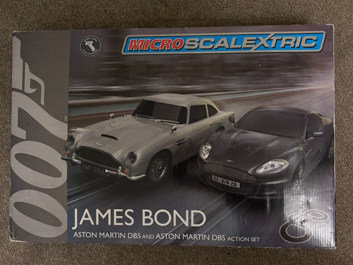 Micro scalextric james bond - james,
