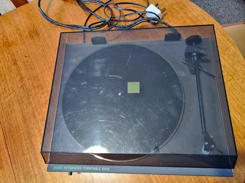 Qed integrated turntable r232 - qed,
