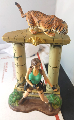 Playmates tomb raider lara - playmates,