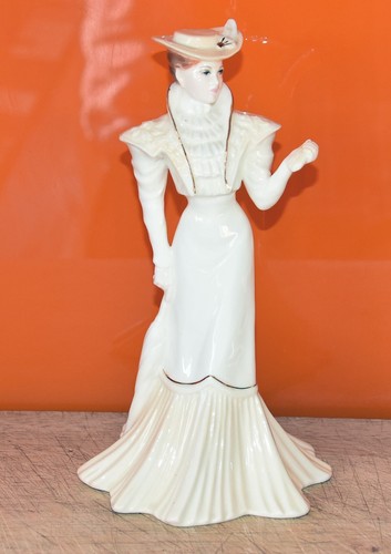 Coalport porcelain lady - ,