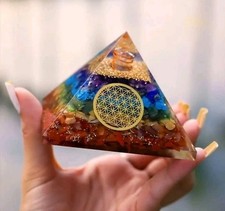 7 Chakra Orgonite Pyramid