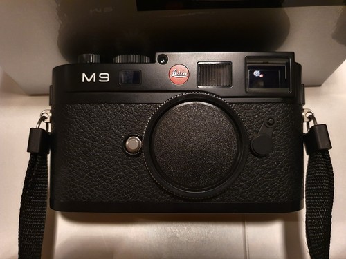 Leica black 10704 new - 10704,