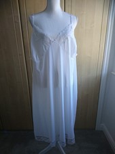 VTG WHITE GLOSSY NYLON&LACE