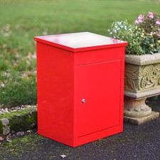 "Bexley" Red Free Standing