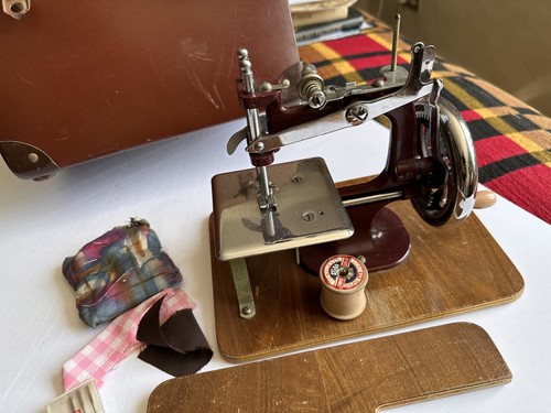 Vintage mini mechanical - mechanical, sewing