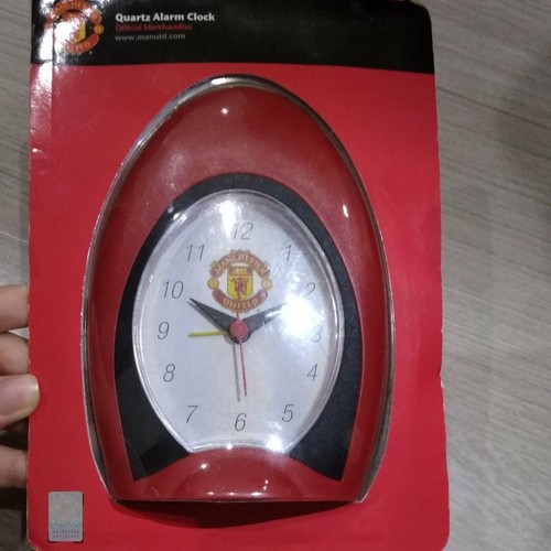 Manchester united table - table, clock