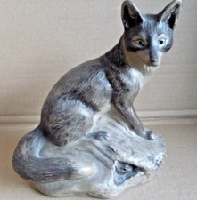 PP04 - 10 - Poole Pottery Stoneware - Fox - produced 1985 to 89