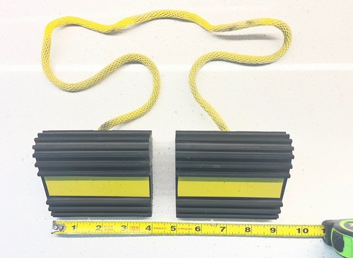 Airplane chocks for light