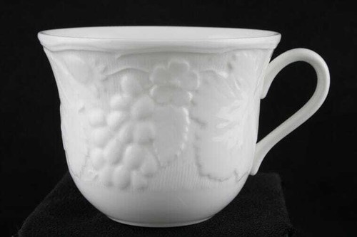 Wedgwood strawberry and - -,