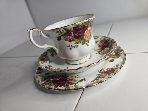Royal albert old - old, roses