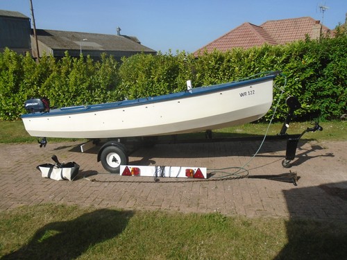 Fishing boat fully - fishing,