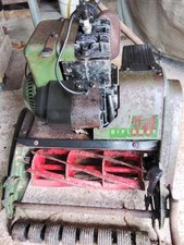 Webb 350E Diplomat Lawnmower
