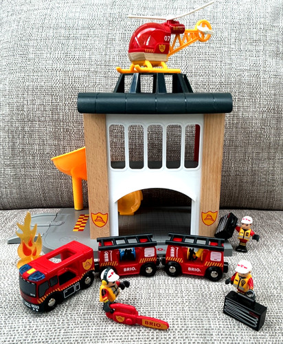 Brio world 33833 central - 33833,