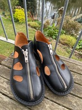 Trippen black leather zippered