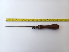 VINTAGE ANTIQUE KEY HOLE PAD