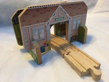 Thomas Wooden Railway 2 in 1