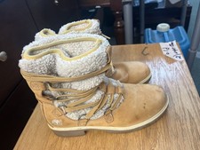 Timberland Women’s Sherpa Lined Suede Lace Up Winter Boots Size 8M Fur Outside