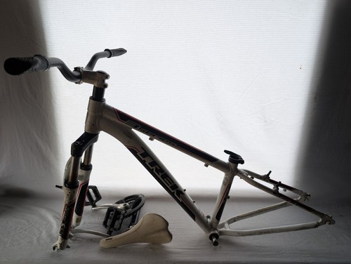 Trek series 33cm - 3, alpha