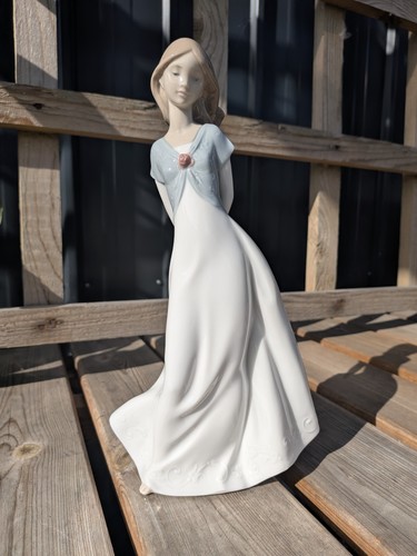 Nao lladro truly - in, love
