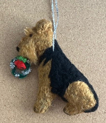 Airedale welsh terrier with - /,