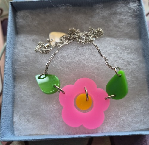 Tatty devine flower necklace - flower,