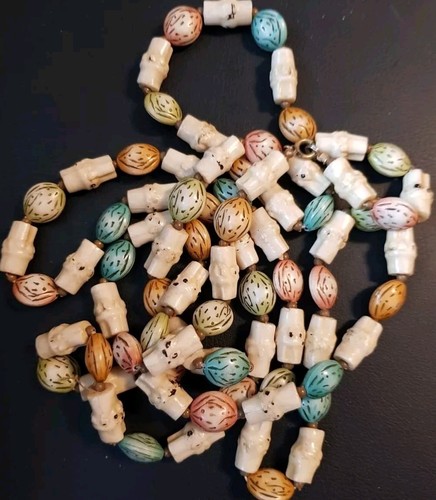 Vintage plastic necklace faux - plastic,