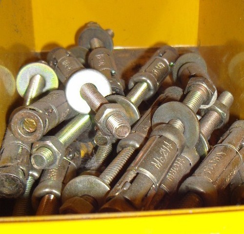 Projecting bolts x 50mm - 6,