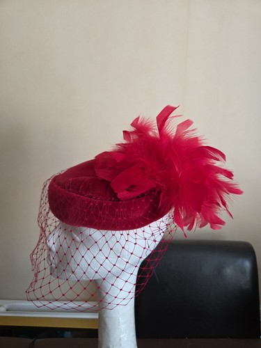 Stunning vintage small pill - stunning,