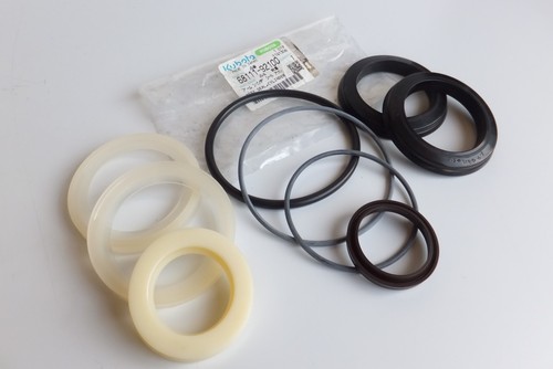 Kubota cylinder seal kit - seal,