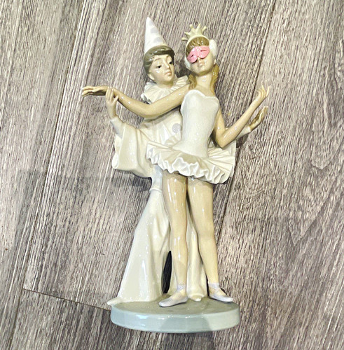 Lladro rare carinival couple - carinival,