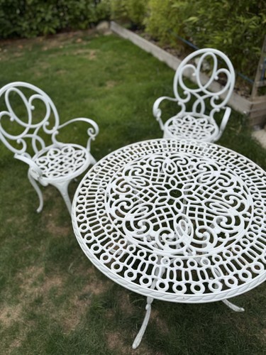 Vintage cast aluminum - aluminum, place