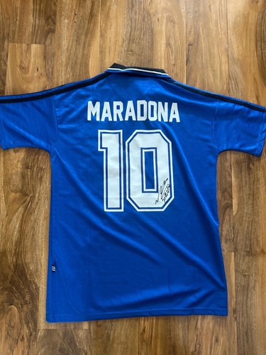 Diego maradona signed - maradona,