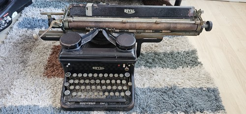 Vintage royal desktop - royal,