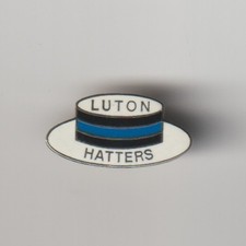 LUTON TOWN F.C. 'HATTERS' 1980's Rare Enamel Badge FREE POST UK