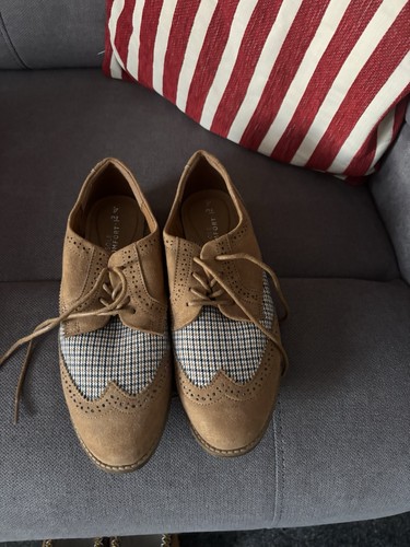 Pair shoes worn once - shoes,