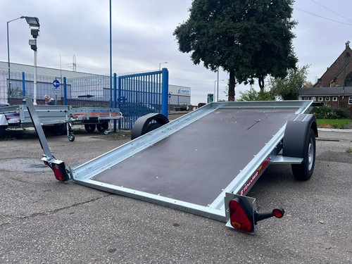 1500kg 8ft 6ft small car - 6ft,