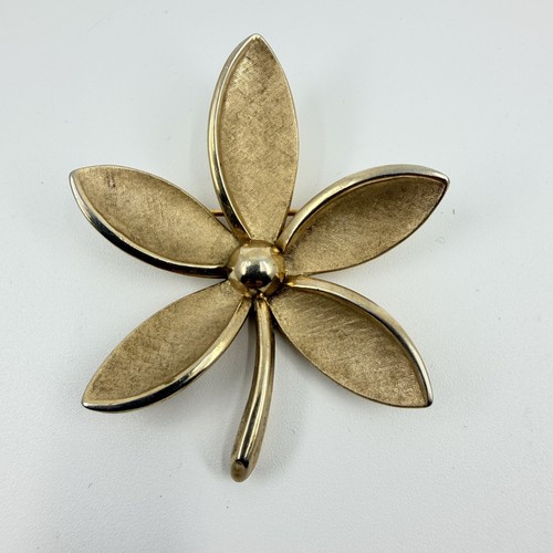 Vintage signed crown - crown, trifari