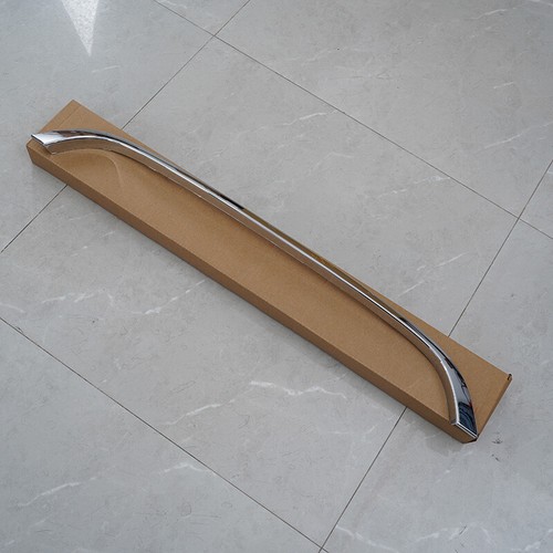 Upper grille surround - uk,