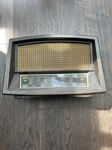 Pilot bakelite valve radio - pilot,